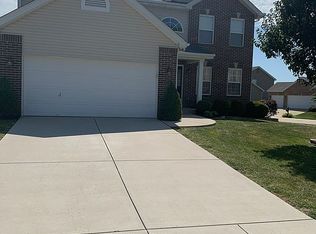 902 Seneca Dr, Waterloo, IL 62298