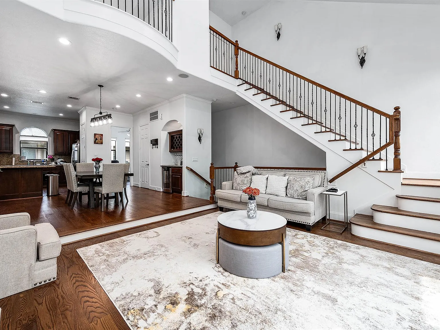 3 bed, 2.5 bath, 2064 sqft, $3,250 — Photo 1