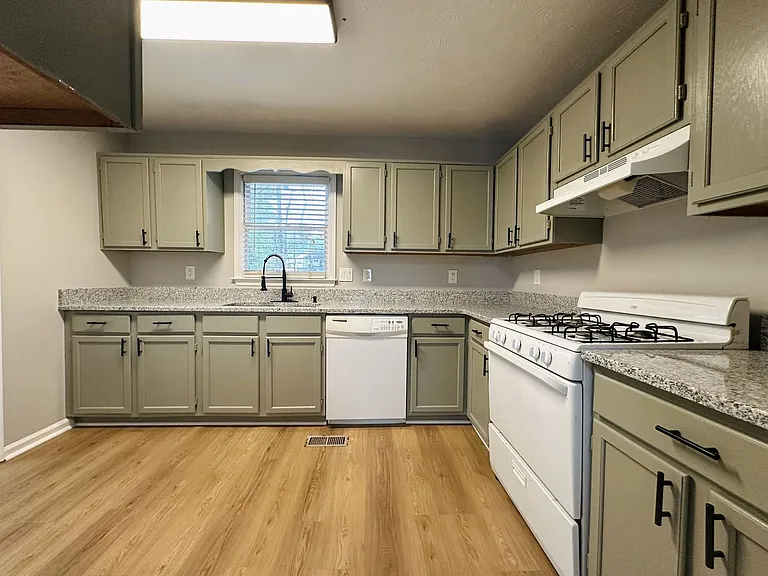 1016 Kennesborough Rd NW — Photo 14