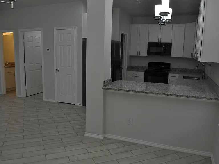 2311 Murphy Ct — Photo 5