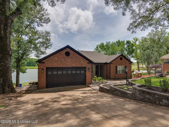 4838 Victoria Dr, Nesbit, MS 38651