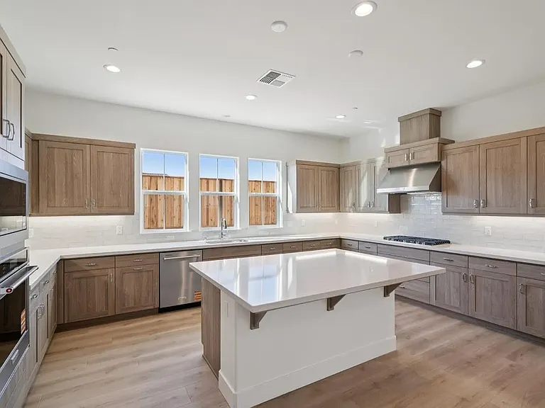 605 Santa Ynez Way — Photo 5