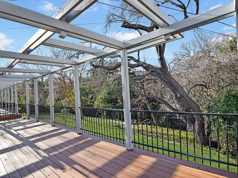 605 Pecos Trl — Photo 20