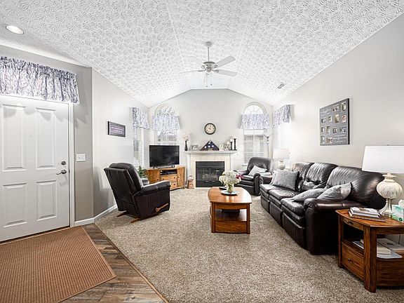 3rd image of 7708 Blue Juniper Dr