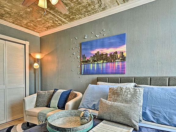 5th image of 710 Washington Ave APT 325