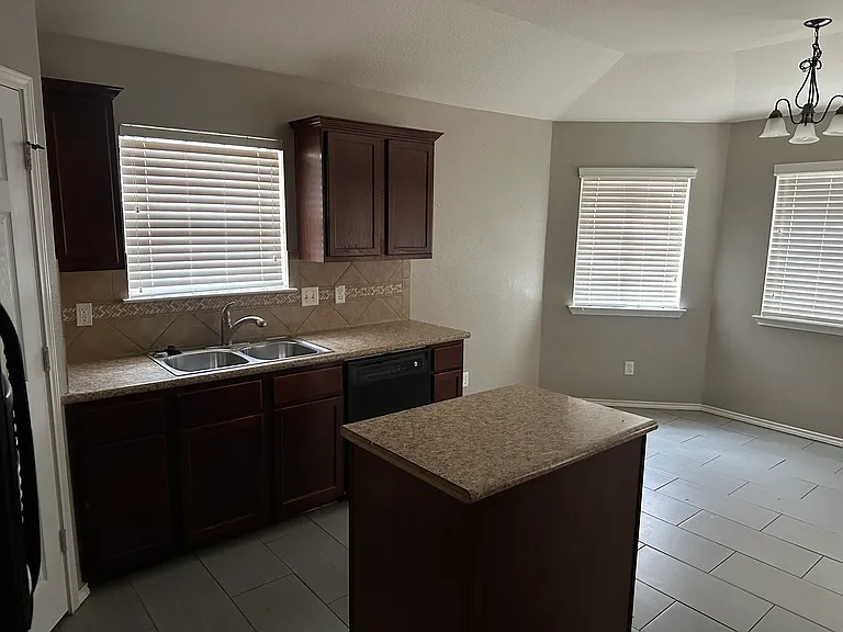 5322 Birmingham Cir — Photo 4