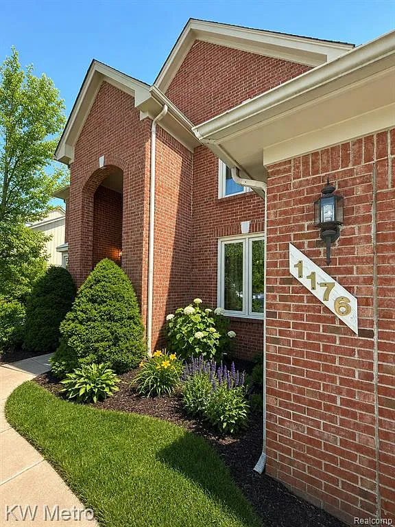 4 bed, 3015 sqft, $3,950 — Photo 4