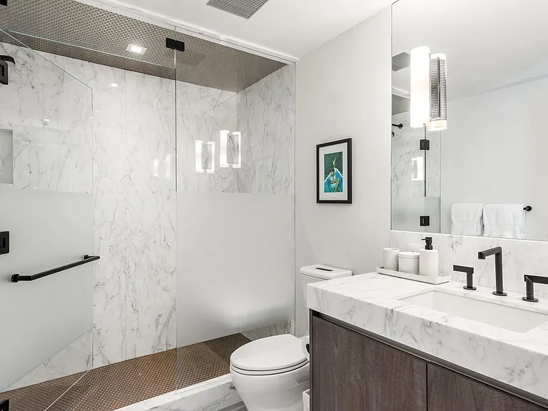131 W Bleeker St — Photo 16