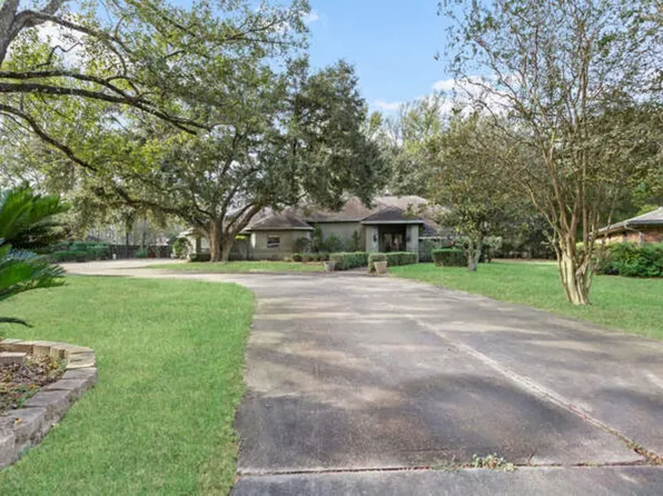 100 Bayou Dr, Beaumont, TX 77705