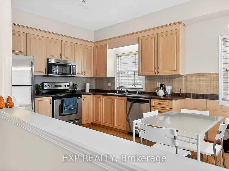 600 Winterberry Ave — Photo 5