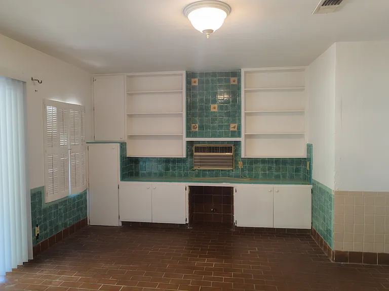 3409 E Starr Ave — Photo 5