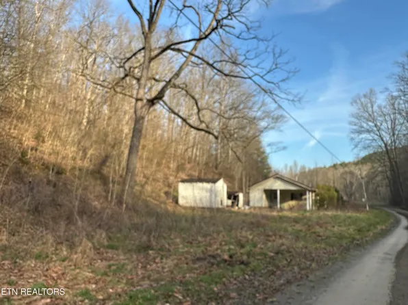 2144 Yellow Branch Rd, Rose Hill, VA 24281