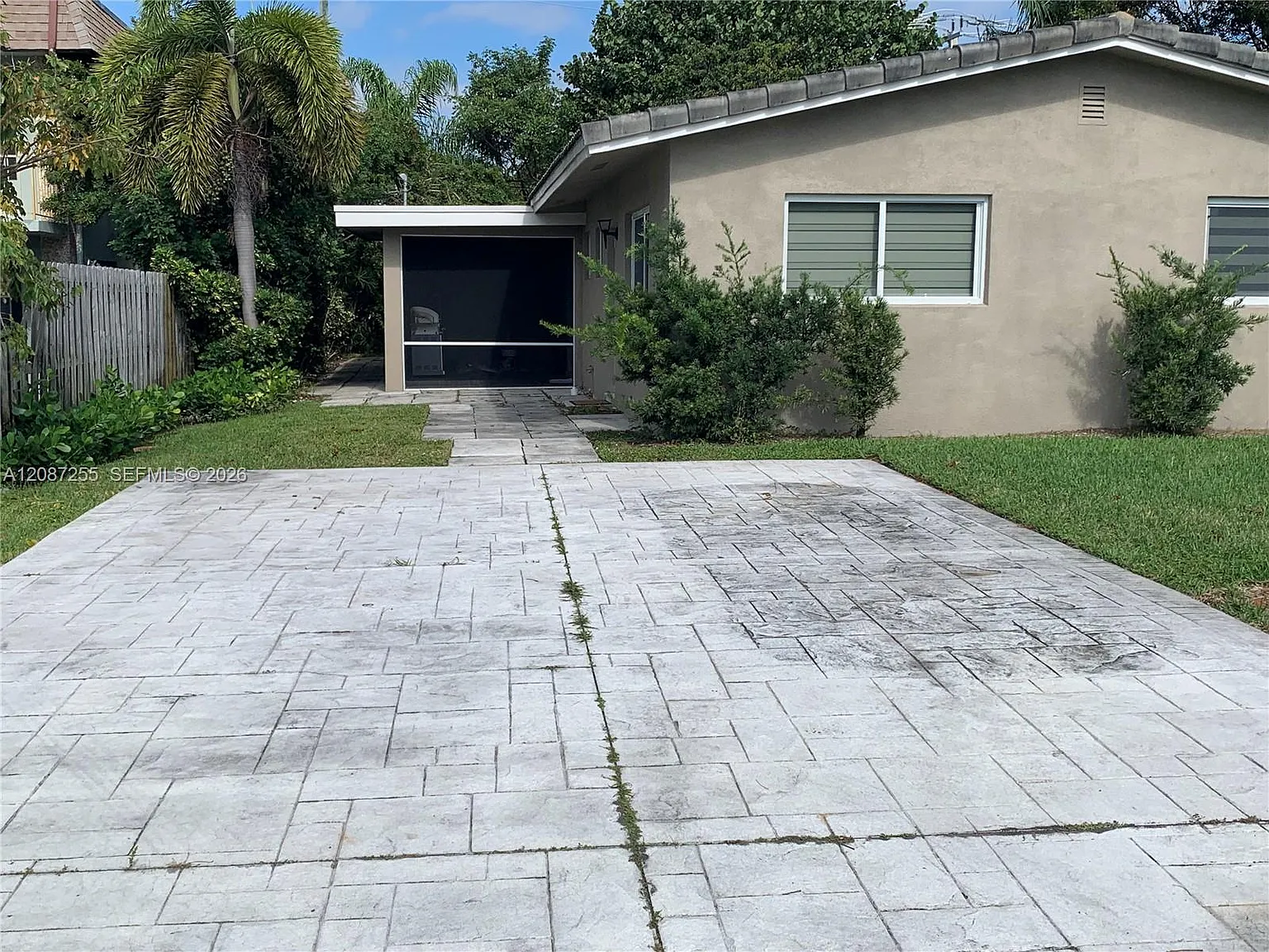 Santa Barbara Estates — Photo 2