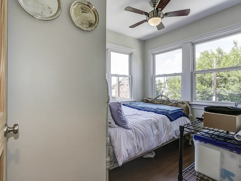 821 Tewkesbury Pl NW — Photo 33
