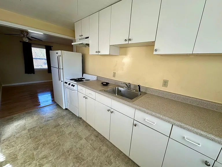 102 Mainhart Dr — Photo 6