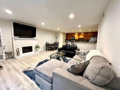 1940 N Highland Ave, Hollywood, CA, 90068