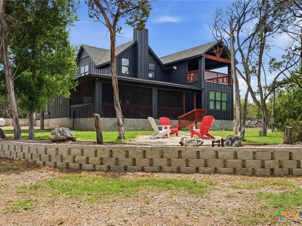 15965 Ferdous Ln, Canyon Lake, TX 78133