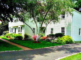 336 Parkwood Rd, Fairfield, CT 06824