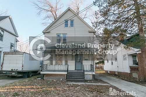 1st image of 15704 Arcade Ave