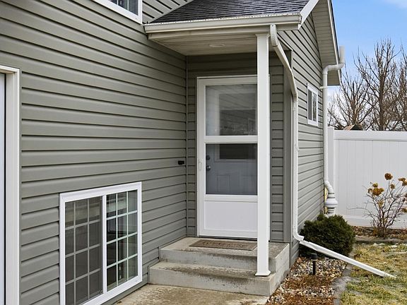 2nd image of 609 5th St E