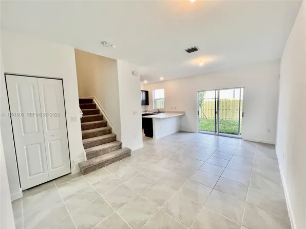 1864 SE 27th Rd #1864, Homestead, FL 33035