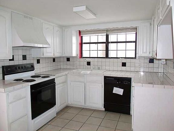 4th image of 2717 W Ash St