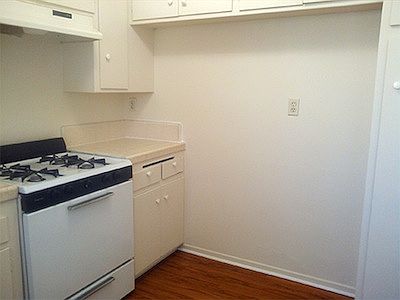 4th image of 12009 Vanowen St #4