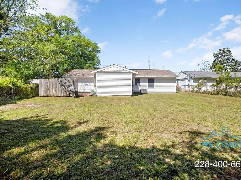 218 Dogwood Dr — Photo 31