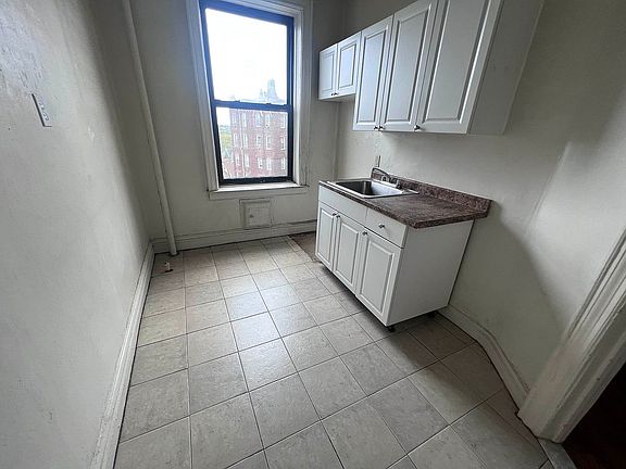 3rd image of 109-24 Parklane #1