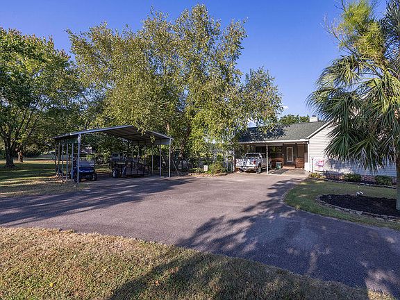 4th image of 22 James Dr