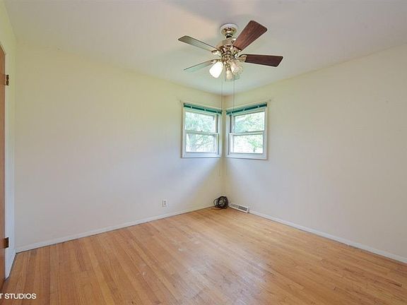 5th image of 3501 W 80th Pl