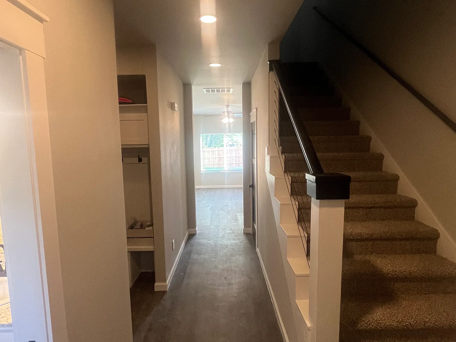 3 bed, 2.5 bath, 1600 sqft, $1,700 — Photo 2