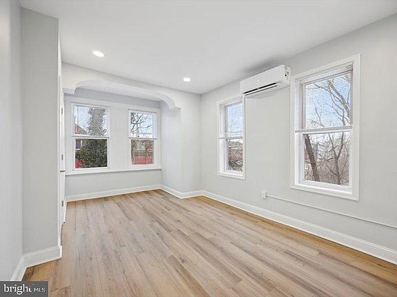 3rd image of 2253 N Delhi St
