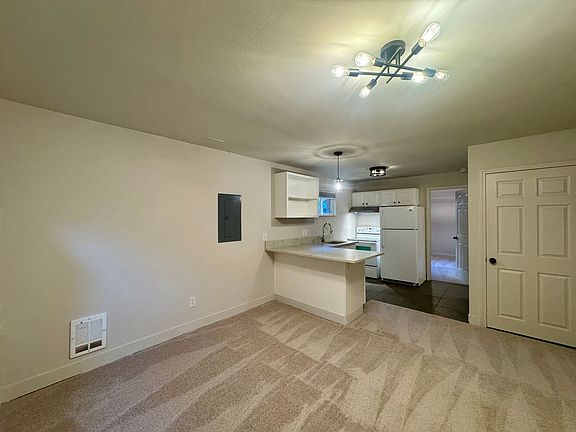 5th image of 120 14th Ave APT 17