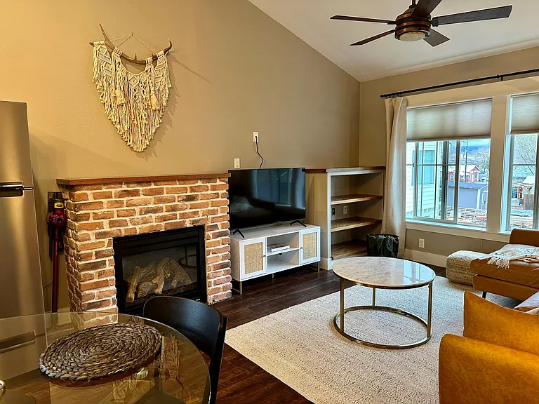 454 NE Burnside Ave #B — Photo 6