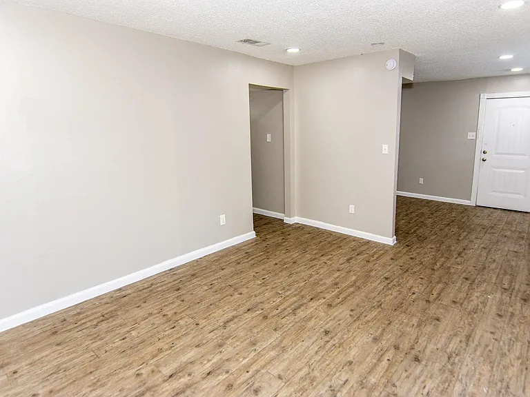1667 Northwood St #1667 — Photo 4