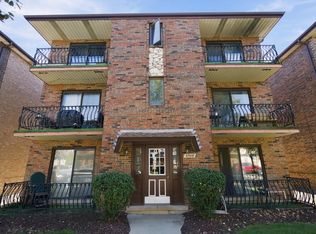 6549 W 64th Pl APT 2W, Chicago, IL 60638