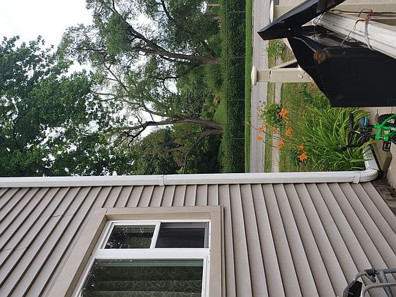 4th image of 1660 N 39th Ave