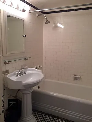 Rented by R New York | media 26