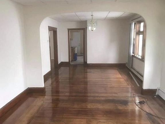 2nd image of 121 Union Ave Floor 2