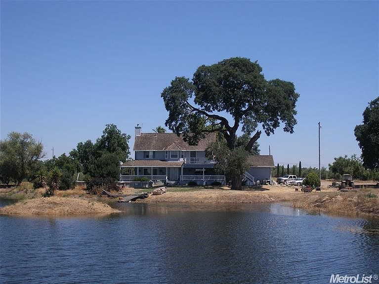 1st image of 19300 E Kettleman Ln