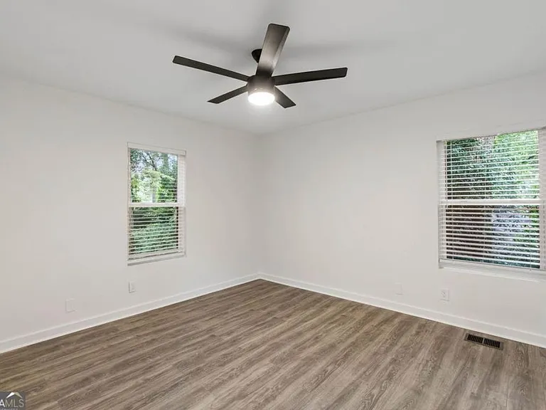 1684 Sylvan Rd SW — Photo 15