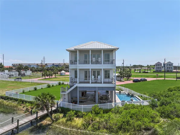 3515 Hudson Ct, Galveston, TX 77554