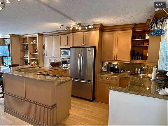 4th image of 139 Sunrise Ave APT 401
