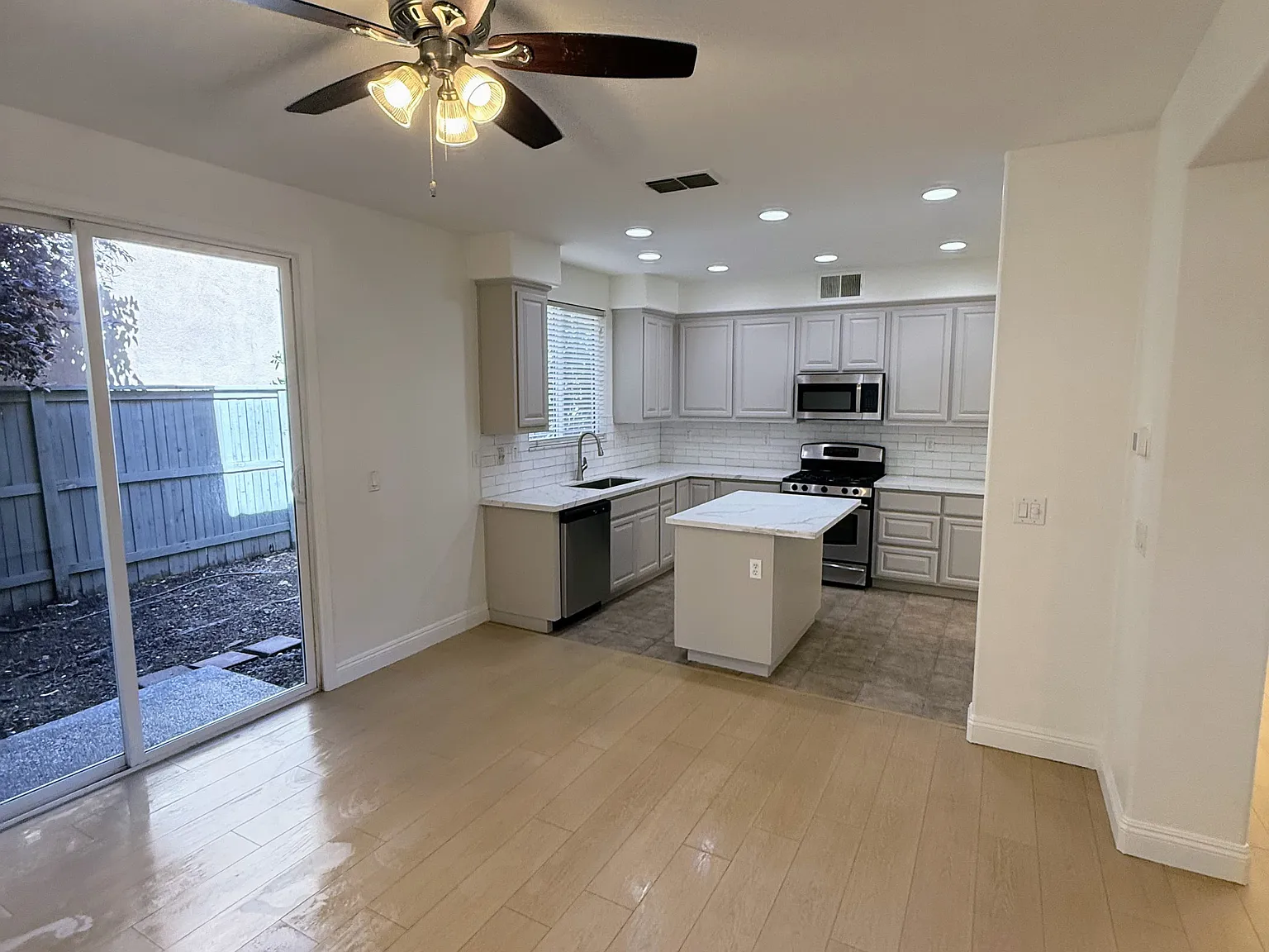 5424 Knotty Pine Way — Photo 4