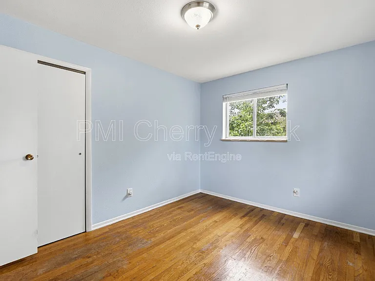 766 W Davies Way — Photo 12