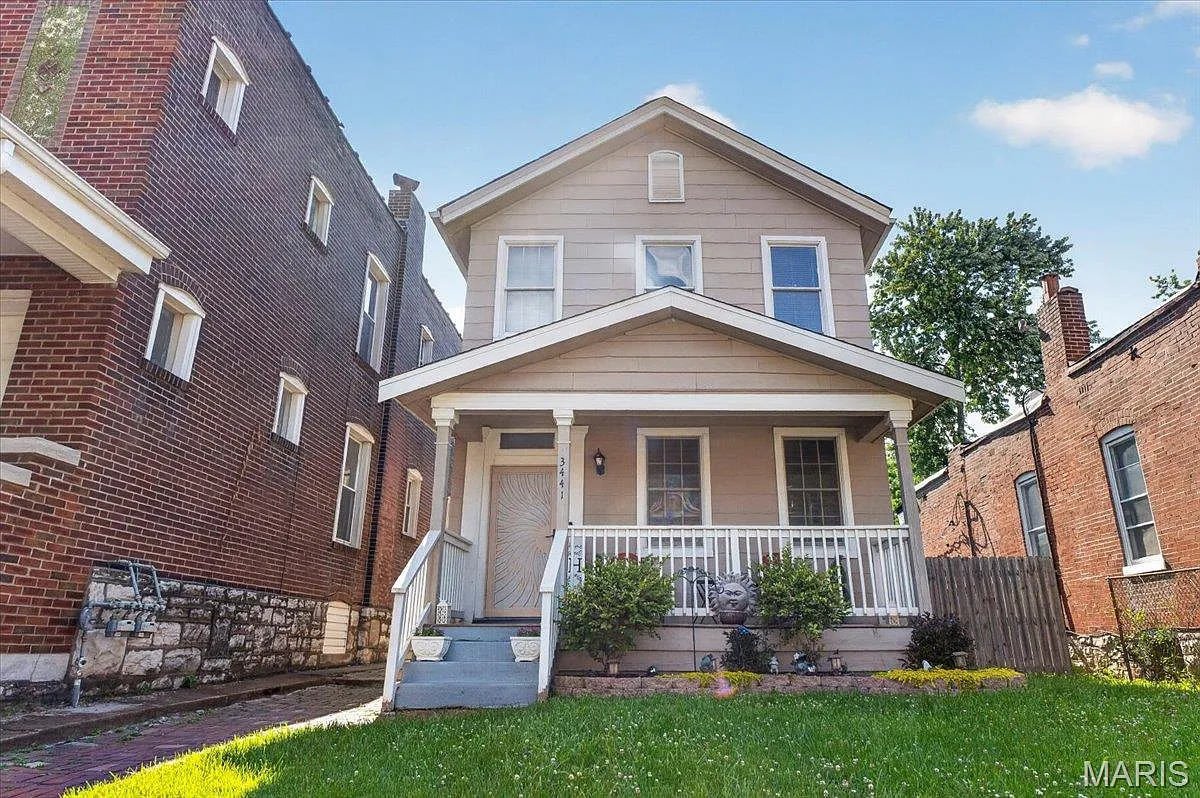 2 bed, 1416 sqft, $1,600 — Photo 1