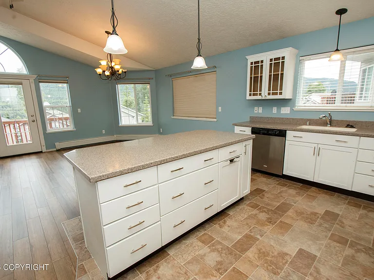 20757 Mountain Vista Dr — Photo 9