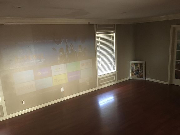 Large wall for streaming/projecting