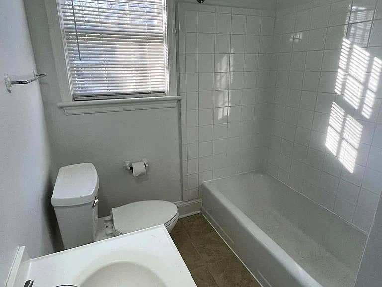1545 Rugby Ave — Photo 20